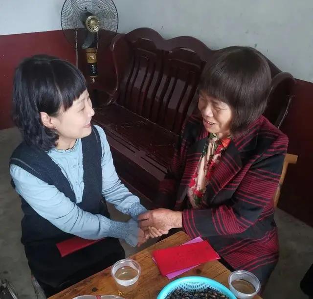 方小艳女士
