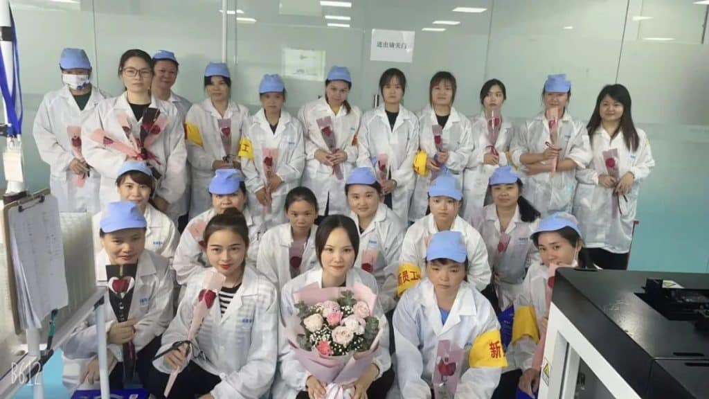部分女职工合照