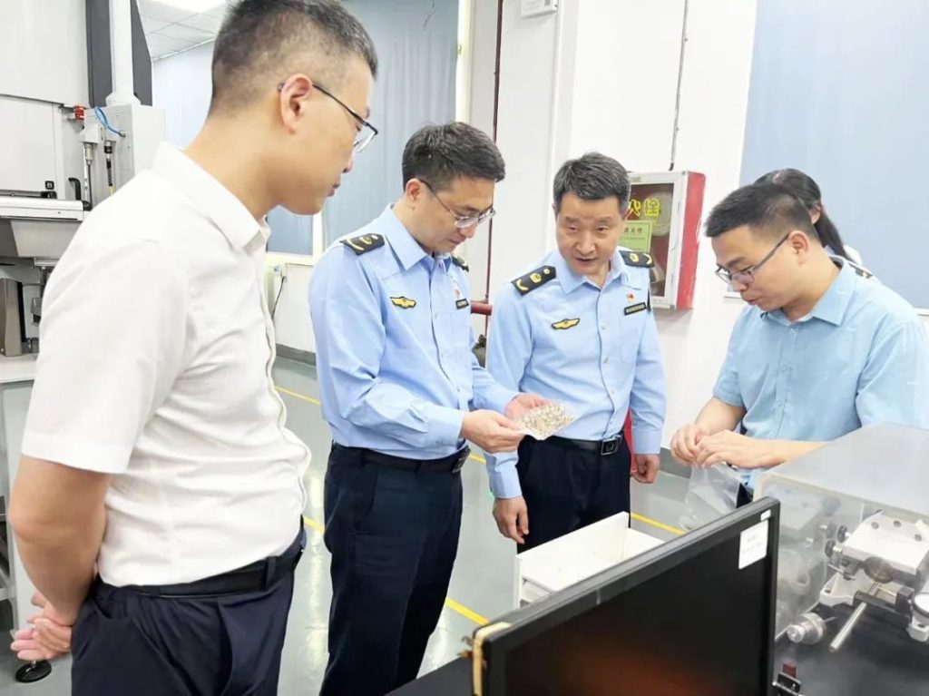 深圳市市场监督管理局吴迪副局长一行莅临拓普联科调研指导