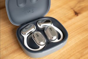 全开放、不入耳式耳机 磁吸式pogo pin充电组件解决方案
